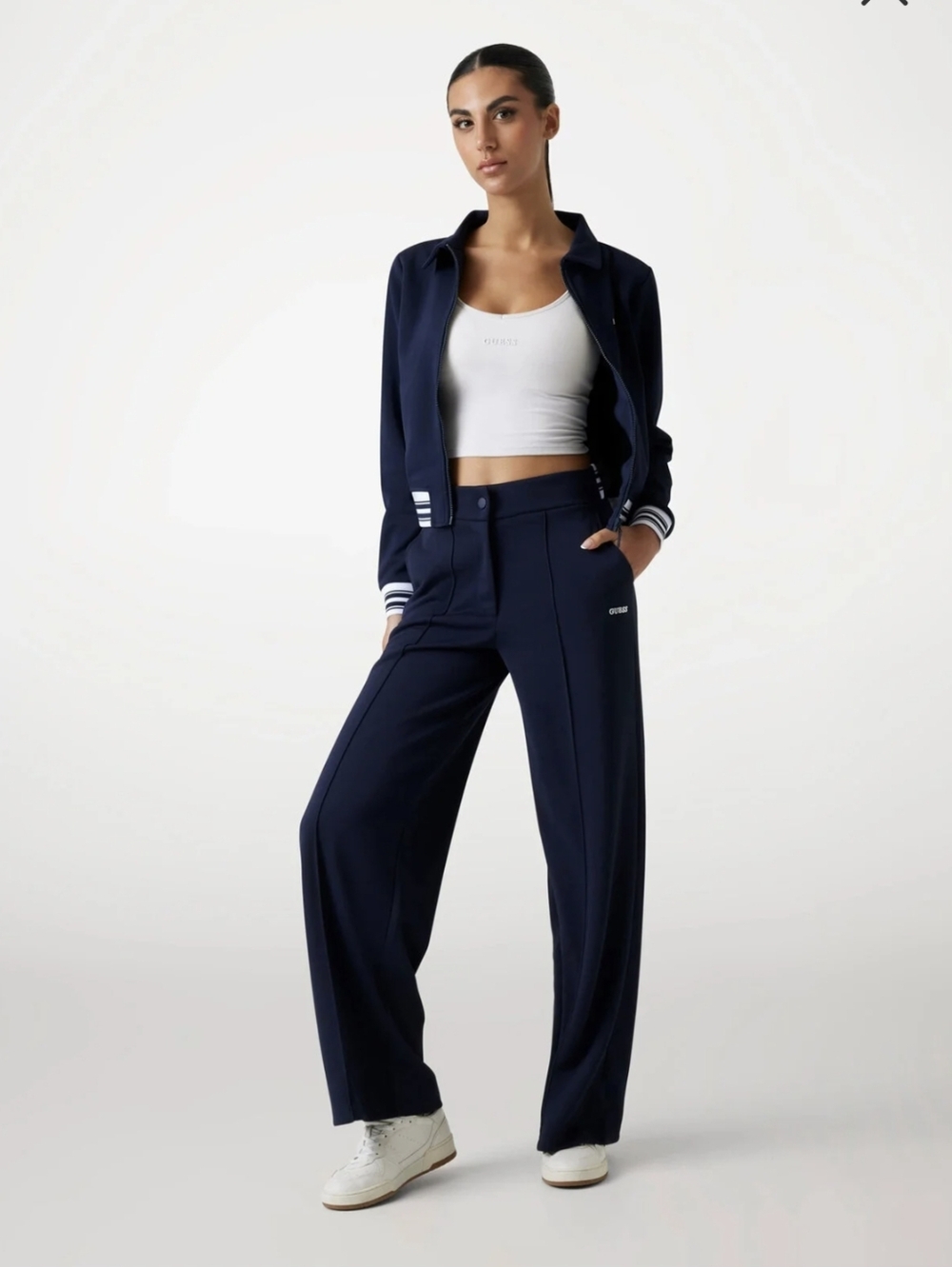 GUESS matching set : Zip-up logo sweatshirt &     Wide-leg sweatpants size M